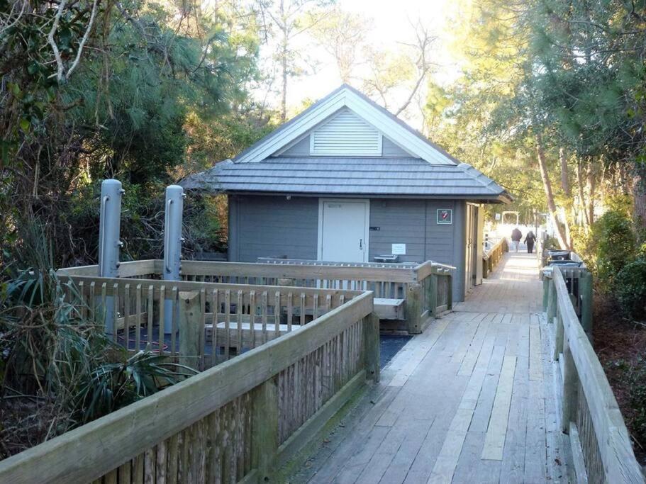 Cute 2 Bedroom, 2 Bath Condo At Folly Field Beach Hilton Head Island Exterior photo