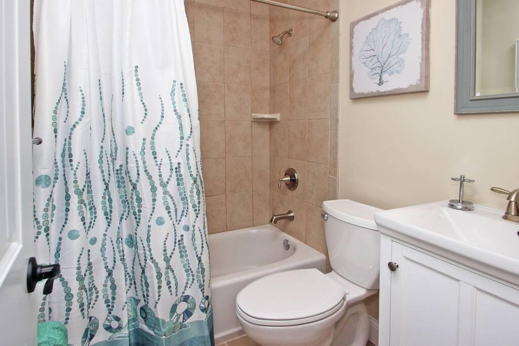 Cute 2 Bedroom, 2 Bath Condo At Folly Field Beach Hilton Head Island Exterior photo