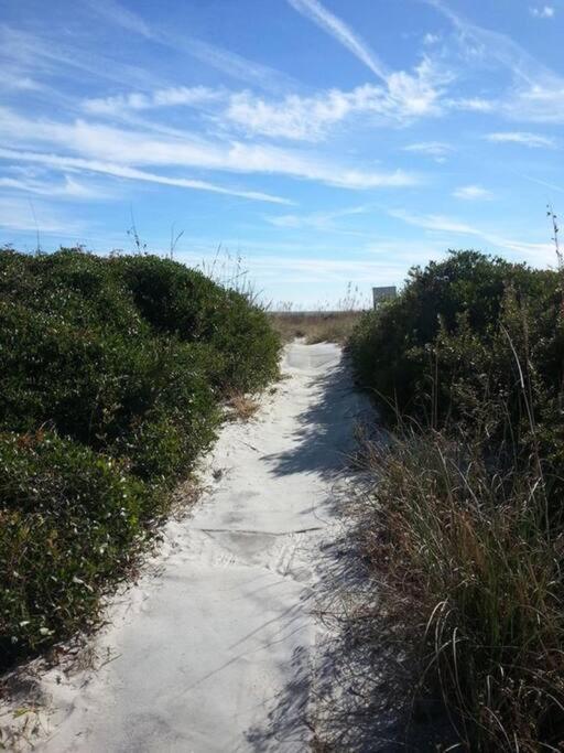 Cute 2 Bedroom, 2 Bath Condo At Folly Field Beach Hilton Head Island Exterior photo