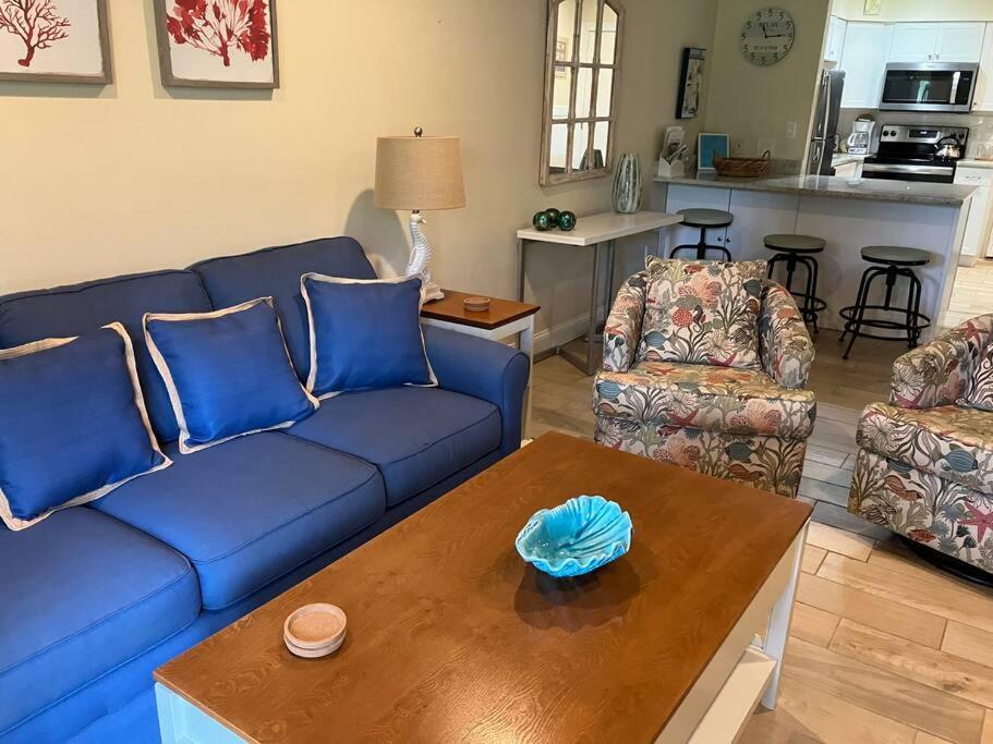 Cute 2 Bedroom, 2 Bath Condo At Folly Field Beach Hilton Head Island Exterior photo